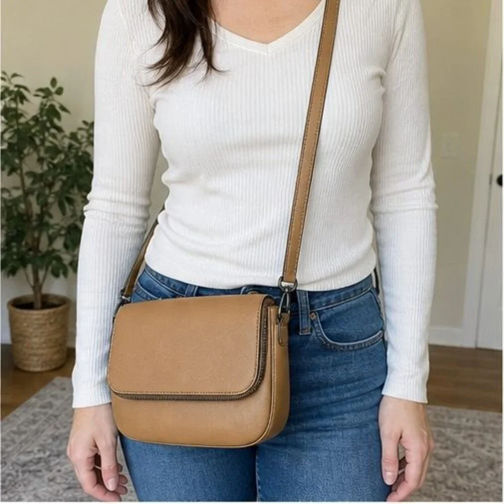 Yves Saint Laurent Niki Medium Black Leather Shoulder Bag